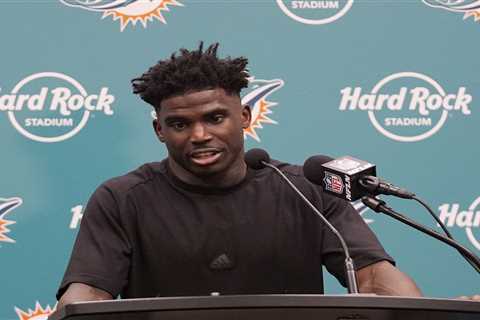 Tyreek Hill clarifies cryptic ‘coach’ tweet with Dolphins headed nowhere