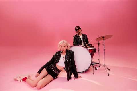 ROSÉ & Bruno Mars’ ‘APT.’ Notches Record-Extending 19th Week at No. 1 on Billboard Global Excl. U.S...
