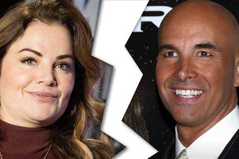'Smallville' Star Erica Durance Moves On With New Man After Finalizing Divorce