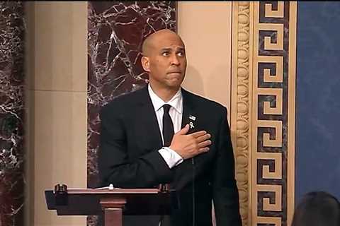 Cory Booker Gets Standing Ovation For Breaking Record For Longest Senate Speech