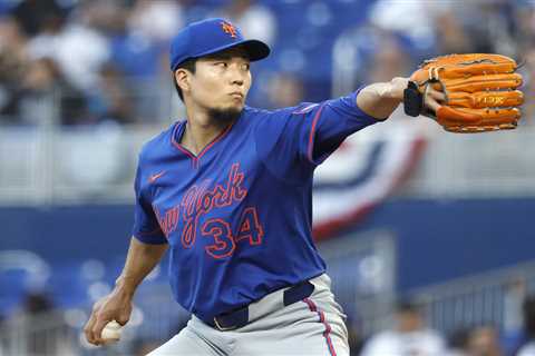 Quiet Mets bats, costly Francisco Lindor error waste solid Kodai Senga outing in loss to Marlins