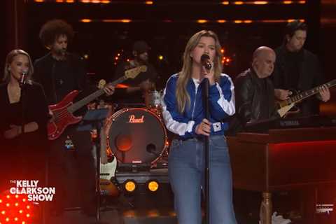 Sheryl Crow Says This Kelly Clarkson Performance of ‘All I Wanna Do’ Is ‘Better Than Mine’