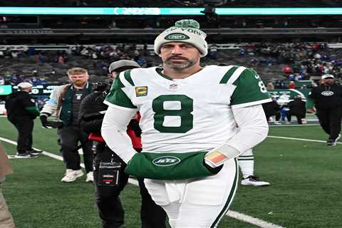 It’s ‘a little weird’ around the Steelers as Aaron Rodgers saga drags on