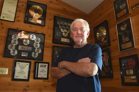 Songwriter Larry Bastian, Cowriter of Garth Brooks’ ‘Unanswered Prayers,’ Dies at 90
