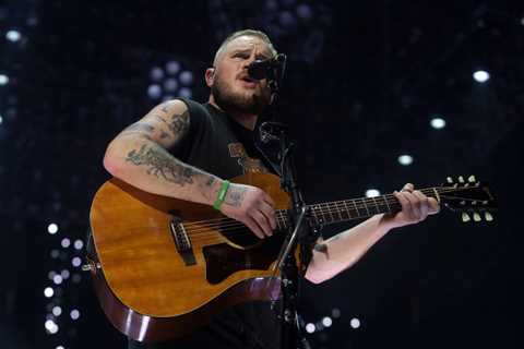 Stagecoach 2025 Day One Best Moments: Zach Bryan, Lana Del Rey, Tucker Wetmore & More