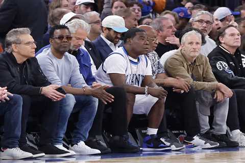 Jon Stewart, Jonas Brothers joined star-packed celebrity row for Knicks-Pistons Game 5