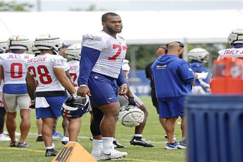 Evan Neal is getting a new position — and one final shot to salvage his Giants career