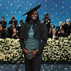 Shaboozey Rocks Turquoise Grillz & Beaded Suit for Met Gala Debut