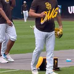New Padres ‘OMG’ sign emerges after Jose Iglesias said it ‘belongs to the Mets’