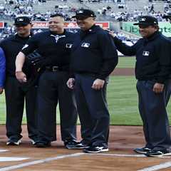 Aaron Boone recalls fights with brother Brett before winning first matchup as coaches
