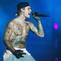 Justin Bieber Joins SZA for Surprise Performance of ‘Snooze’ at L.A. Concert