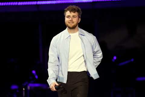 Alex Warren’s ‘Ordinary’ Scores 7th Week as U.K.’s No. 1 Single