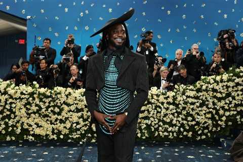 Shaboozey Rocks Turquoise Grillz & Beaded Suit for Met Gala Debut