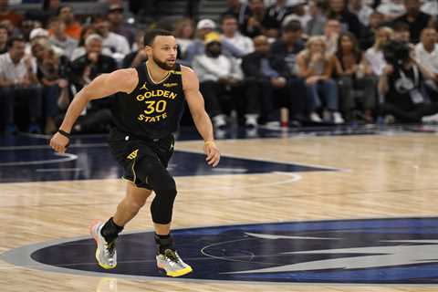 Steph Curry exits Game 1 with hamstring strain in Warriors worry