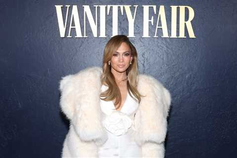 Jennifer Lopez Sued for Posting Paparazzi Pictures of Herself From Golden Globes Event