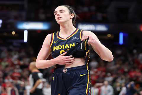 Caitlin Clark fans puzzled by very strange final seconds of brutal loss