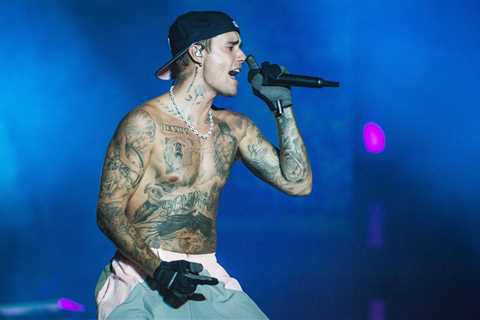 Justin Bieber Joins SZA for Surprise Performance of ‘Snooze’ at L.A. Concert