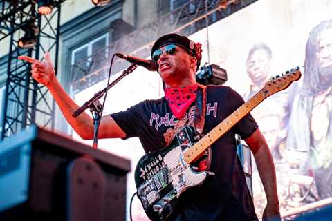 Tom Morello Joins Team Springsteen, Rages Against Donald Trump During Festival Set: ‘F–k That Guy!’