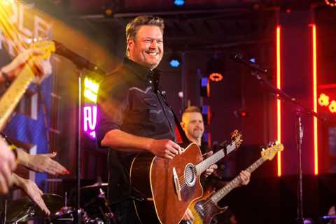 Blake Shelton Reacts to Gripes About Him and Gwen Stefani Not Performing Live on 2025 American..