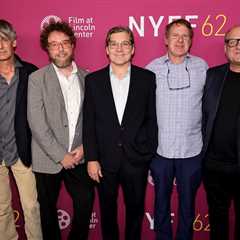 Pavement Members Talk ‘Wild’ Format of ‘Pavements’ Biopic, Throwing Out First Pitch At Cincinnati..