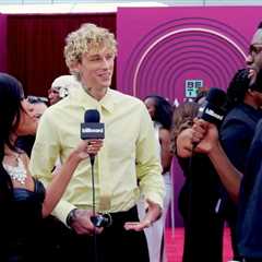 Machine Gun Kelly Talks Working With Lil Wayne on “Alone In The Studio With My Gun,” Has Two Albums ..