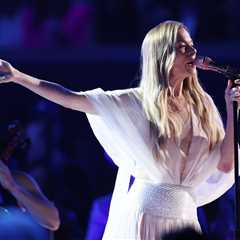LeAnn Rimes’ Teeth Fall Out Mid-Performance During Washington Concert