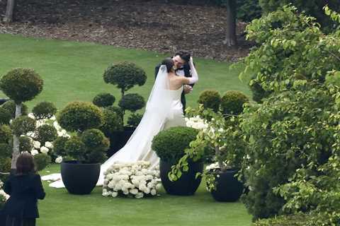 Josh Allen and Hailee Steinfeld get married in stunning California wedding