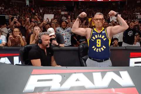 WWE announcer Michael Cole makes good on Pat McAfee Pacers bet in raucous scene