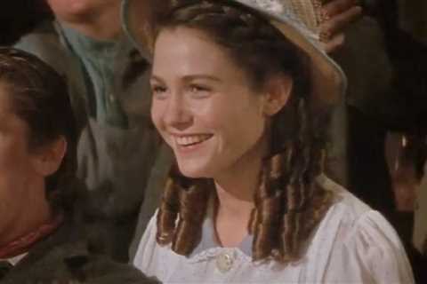 Sarah Jacobs In 'Newsies' 'Memba Her?!