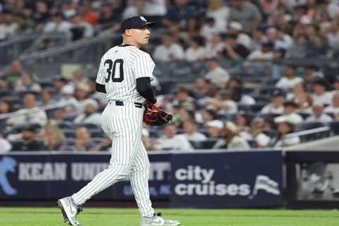 Yankees fall apart late in brutal loss to last-place Orioles