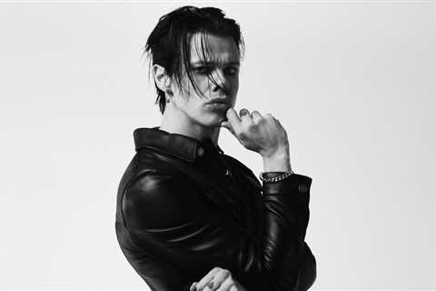 Yungblud Storms to Third Consecutive U.K. No. 1 Album With ‘Idols’