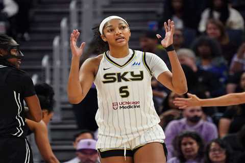 Sky vs. Sparks prediction, odds: WNBA picks, best bets Sunday