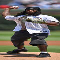 Saints star Alvin Kamara asks for do-over after terrible first pitch before Cubs-Cardinals game
