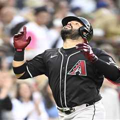 Yankees’ top trade target to solve third-base mess is obvious
