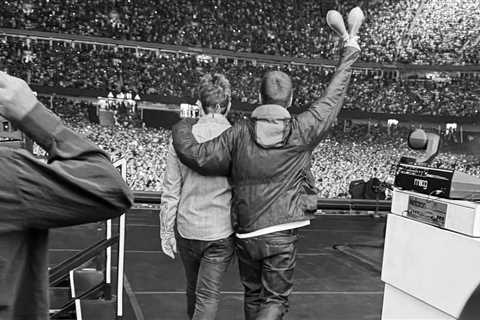 Ahead of Manchester Homecoming Shows Oasis Fill Sky With Drones, Issue Extreme Heat Warning: ‘Wear..