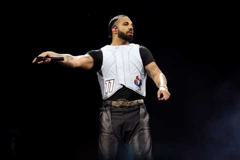 Drake Reacts to ‘F—k Kendrick’ Chant at 2025 Wireless Festival