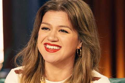 Kelly Clarkson Returns to The Stage After Las Vegas Residency Cancellations