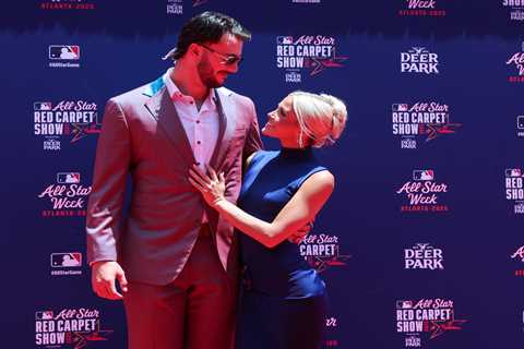 Paul Skenes gives Livvy Dunne a helping hand as they stun at MLB All-Star Game red carpet