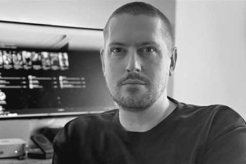 Hallwood Signs ‘AI Music Designer’ imoliver to Record Deal, a First for the Music Business