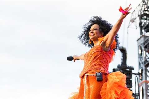Diana Ross Shows Who’s ‘The Boss’ at Hollywood Bowl Concert Stop: 5 Best Moments