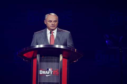 Bryce Harper, MLB commissioner Rob Manfred have heated clubhouse blowup in stunning scene