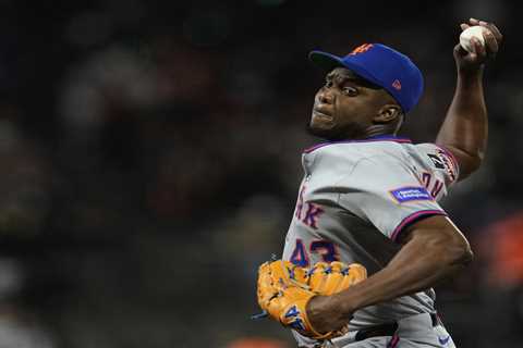 Mets send Huascar Brazoban down to minors with hopes of getting him stretched out