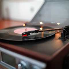 The State of Physical Music in 2025: Vinyl’s Share Increases, R&B/Hip-Hop Rises, Taylor Swift’s..