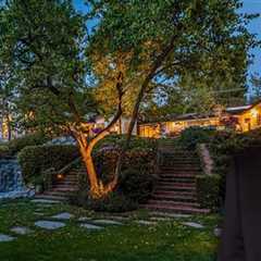 Jim Carrey Sells Los Angeles Mansion for $17 Million