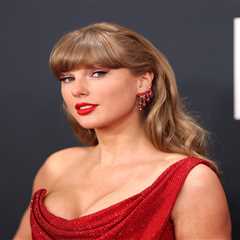 Taylor Swift Curates Playlist for New Album ‘The Life of a Showgirl’