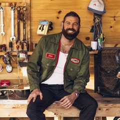 Jordan Davis Leans into Personal Stories and Creative Risks on ‘Learn The Hard Way’: ‘I Still Have..