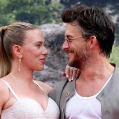 Jonathan Bailey And Scarlett Johansson’s Latest PDA Moment Has The Internet In A Chokehold, And You ..