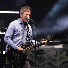 Oasis Drones Light Up Chicago Sky on Eve of Band’s Only Midwestern Gig in U.S.