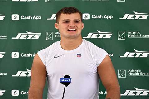 Jets rookie following advice of his Hall of Fame father: ‘Just stay where your feet are’
