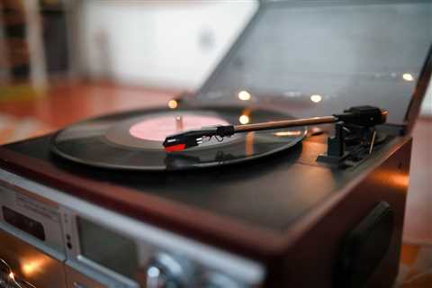 The State of Physical Music in 2025: Vinyl’s Share Increases, R&B/Hip-Hop Rises, Taylor Swift’s..